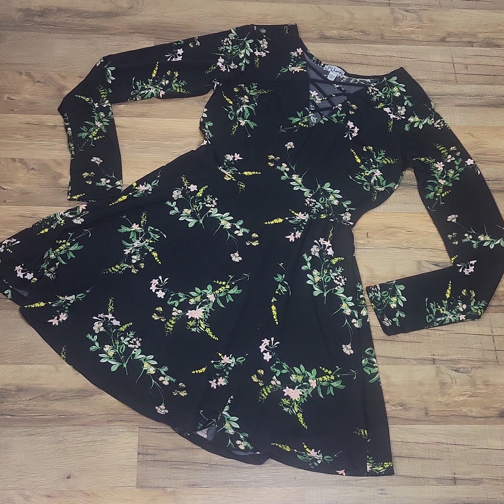 J FOR JUSTIFY Black Pink Floral Knit Strappy V-neck Long Sleeve Dress